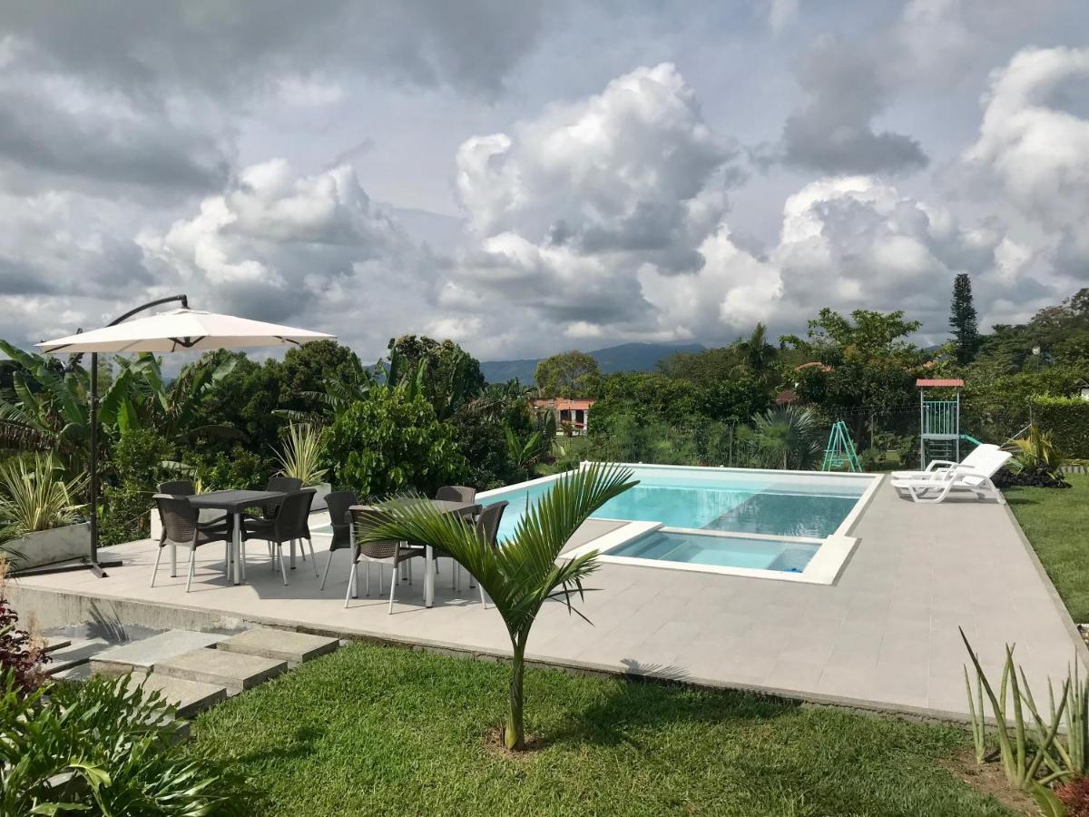 Torcaza casa de campo Quimbaya Esterno foto